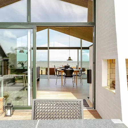 Hébergement de vacances Architect-designed Gem With Views Of Veno Bay
